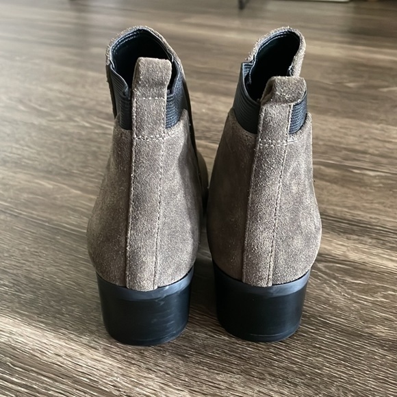 Marc Fisher Ignite Ankle Booties Suede Leather Pointed Toe Heeled Olive‎ Green 6 - Picture 4 of 7